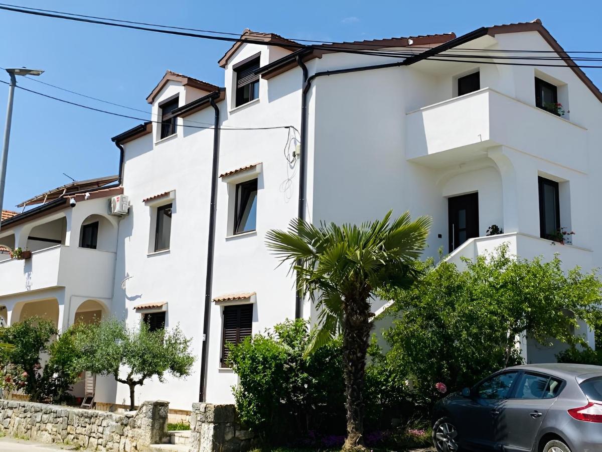 Apartmani Ana Borovac Funtana Exterior photo