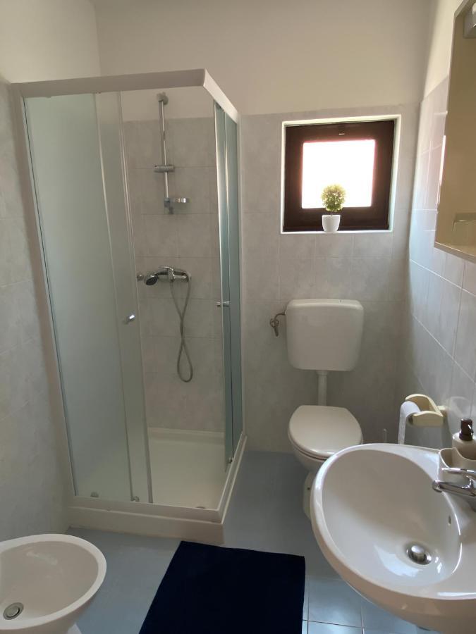 Apartmani Ana Borovac Funtana Exterior photo
