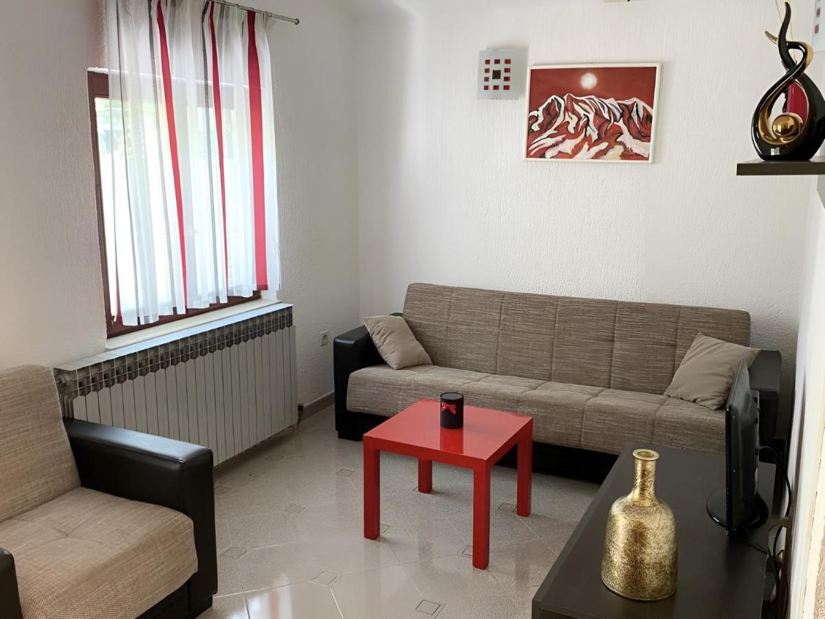 Apartmani Ana Borovac Funtana Exterior photo