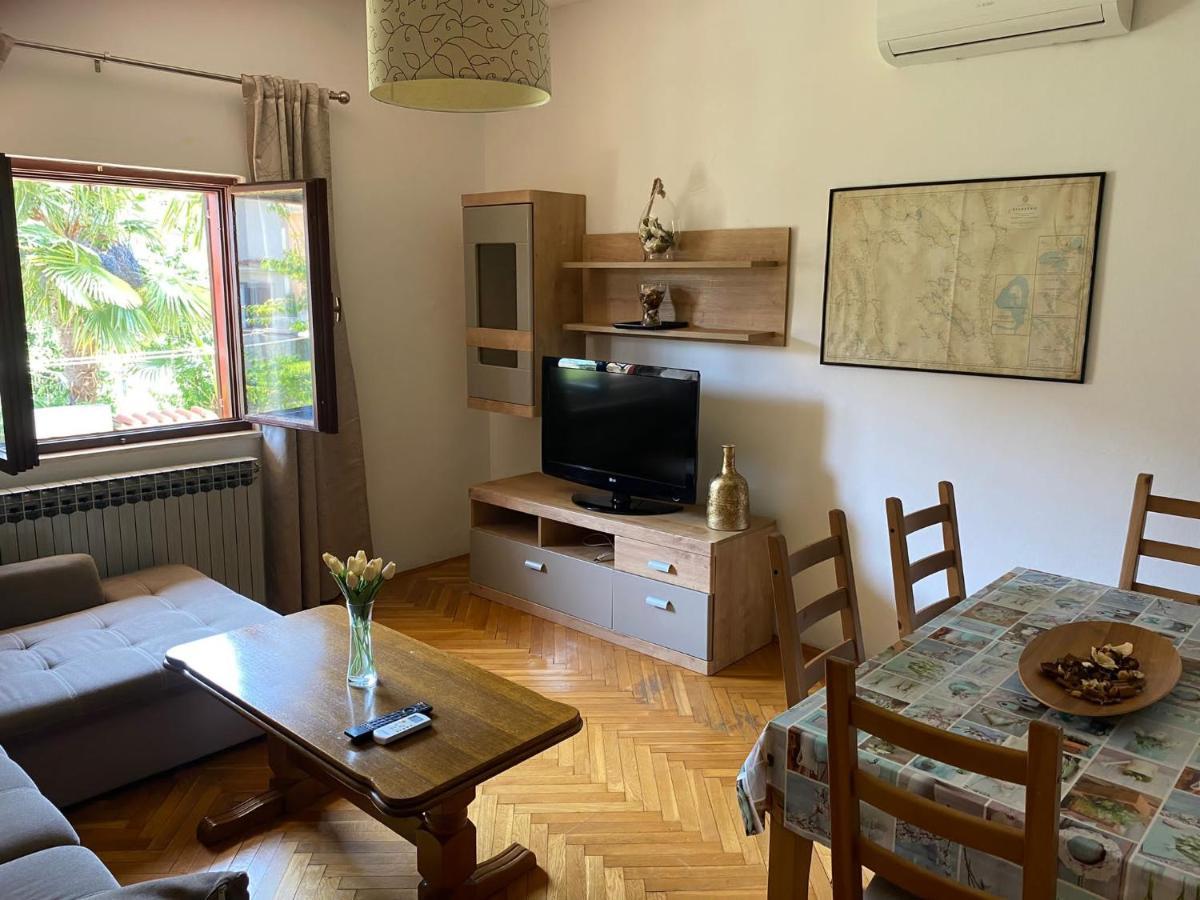 Apartmani Ana Borovac Funtana Exterior photo